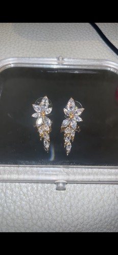 Goldene ohrstecker - goldene,